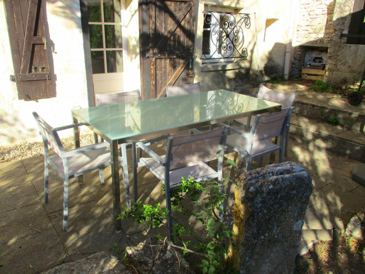 Le mas des Lilas Uzès Exterior foto