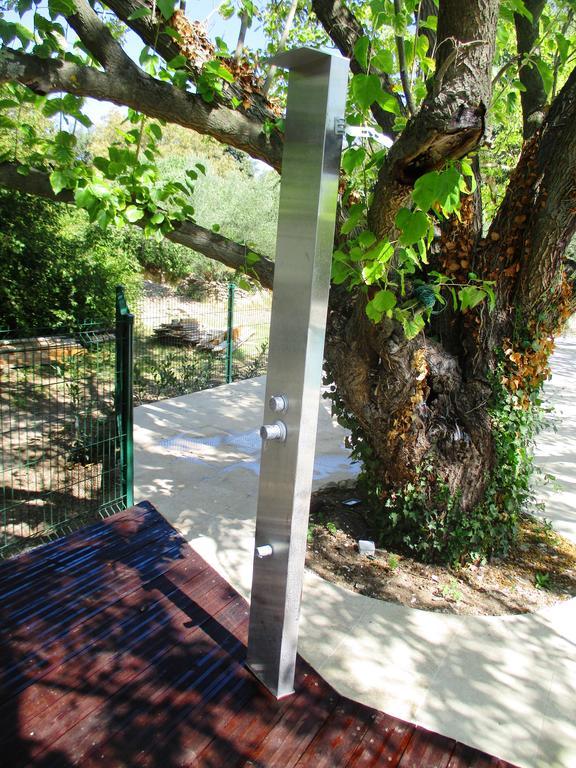Le mas des Lilas Uzès Exterior foto