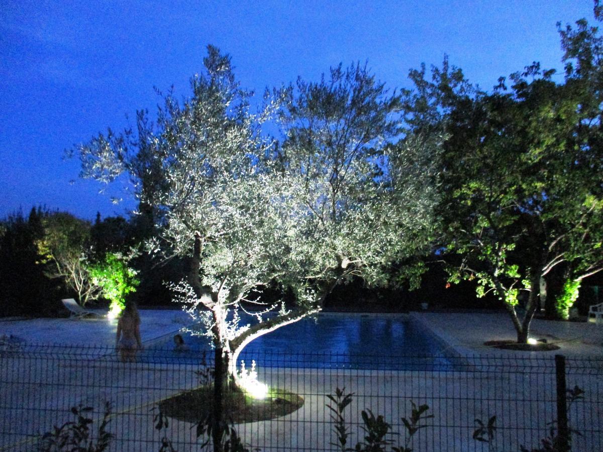 Le mas des Lilas Uzès Exterior foto