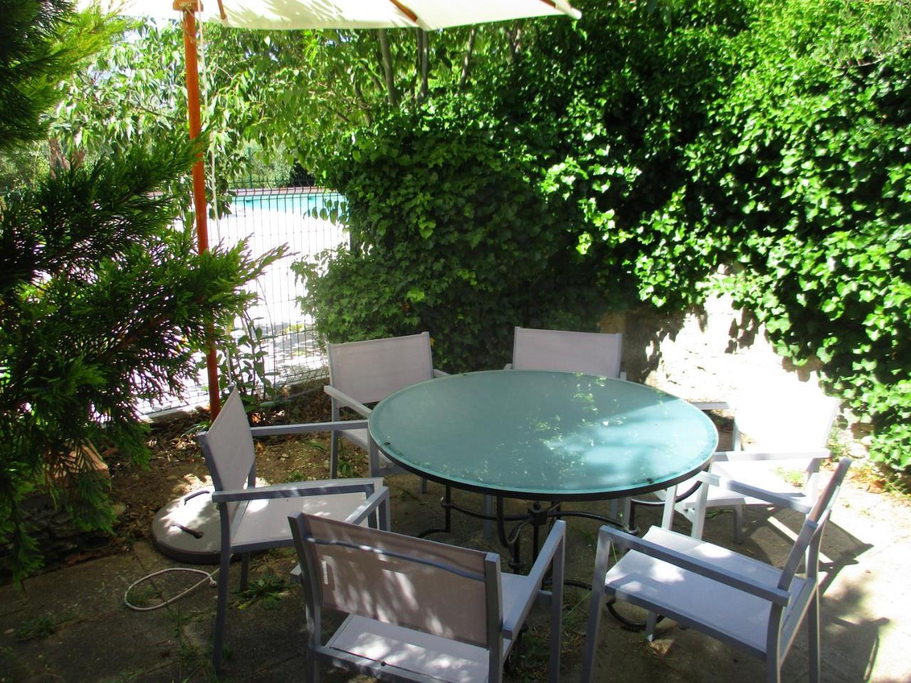 Le mas des Lilas Uzès Exterior foto